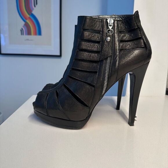 Stuart Weitzman Open Toe Black Leather Strappy Moto Ankle Booties Size 10 - Picture 5 of 17